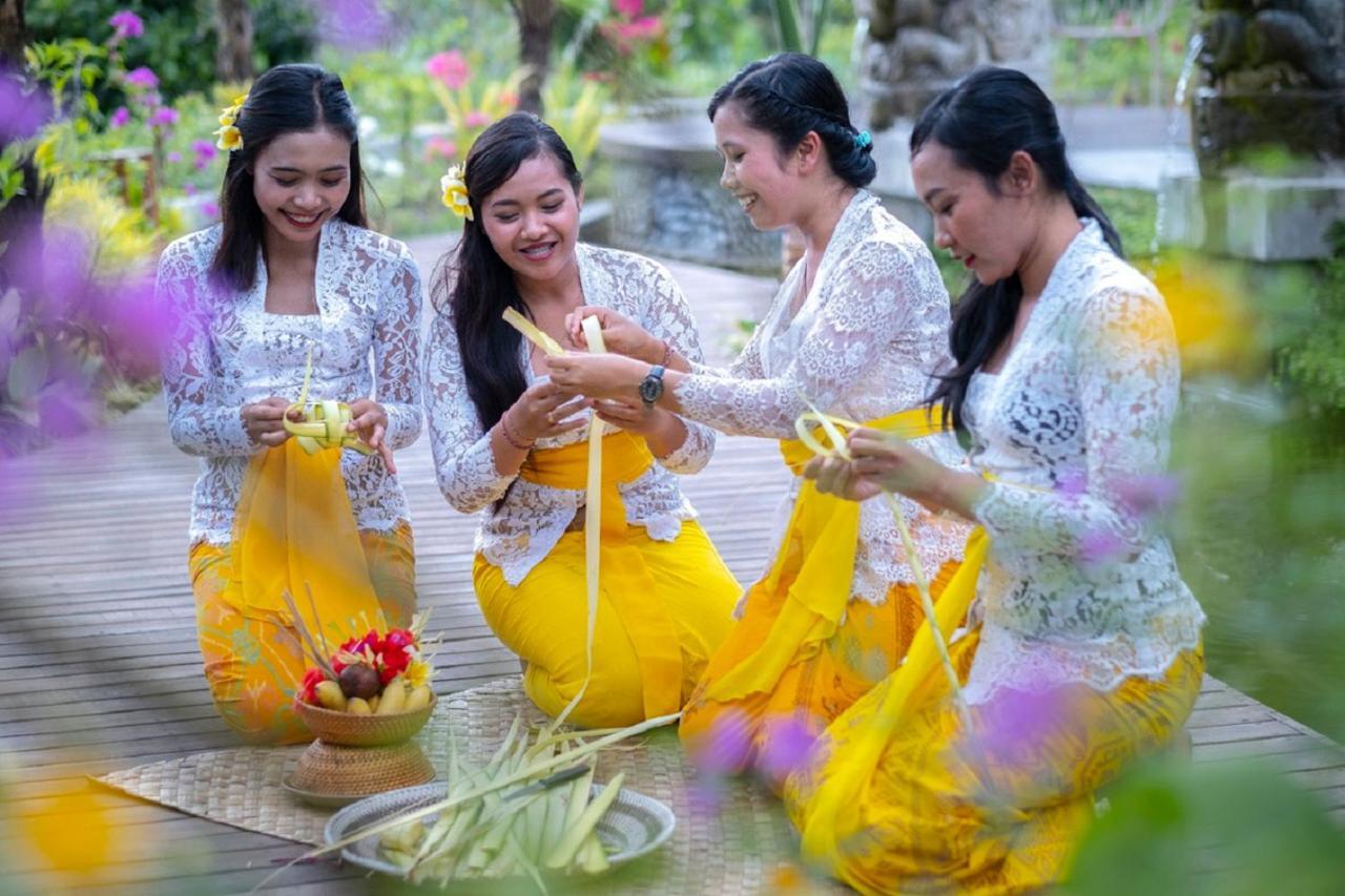 นาวู วิลลา อูบุด Villa เตกากาลัง ภายนอก รูปภาพ